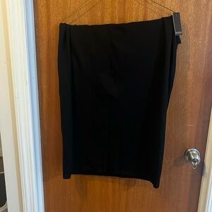 Black column skirt